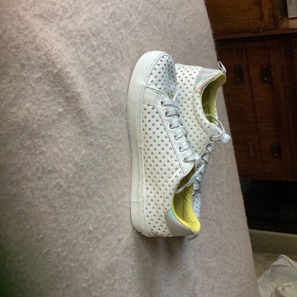 White cute shoes
